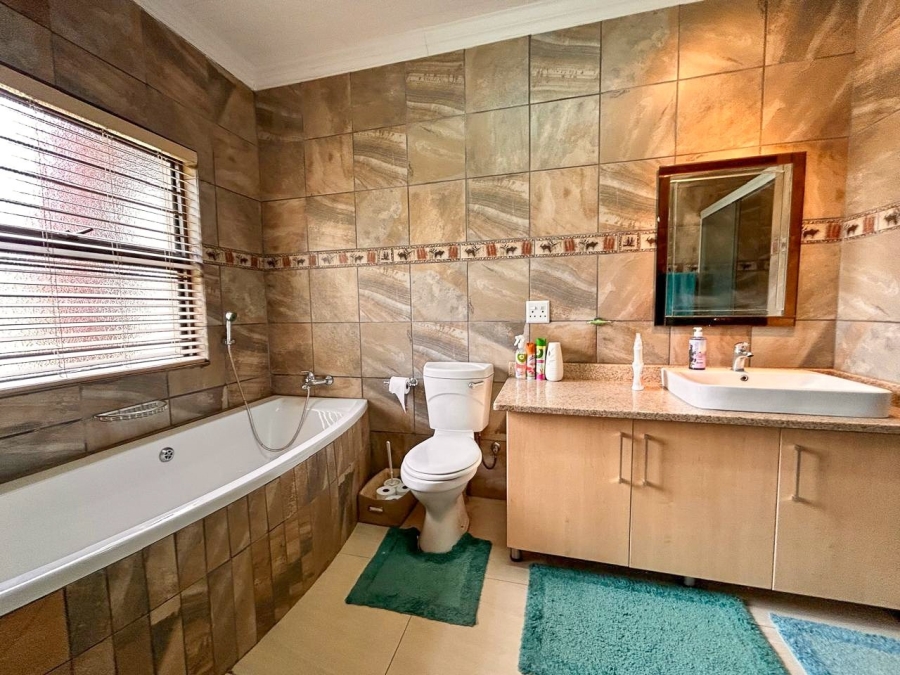 3 Bedroom Property for Sale in Vaal de Grace Golf Estate Free State